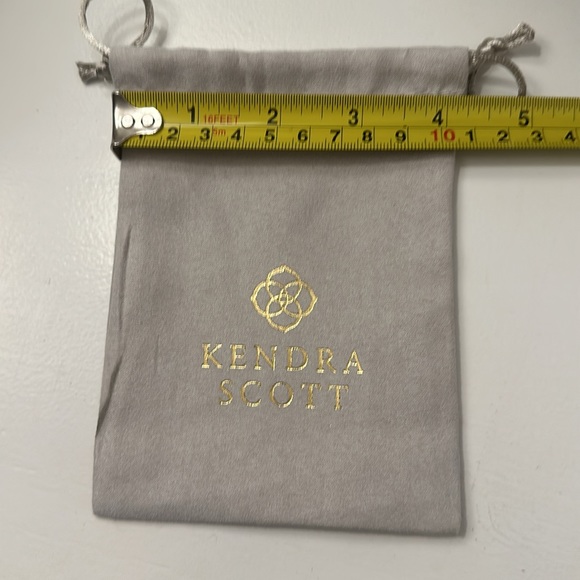 KENDRA SCOTT - Picture 3 of 3